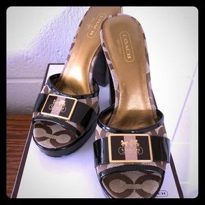 **Like New** COACH Lisete Heels Sz 5.5